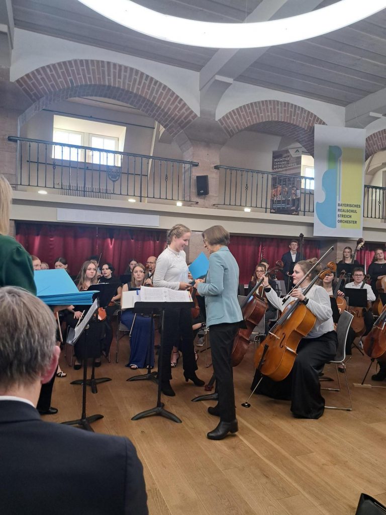 Elisabeth Horsche beim Bayerischen Realschulstreichorchester