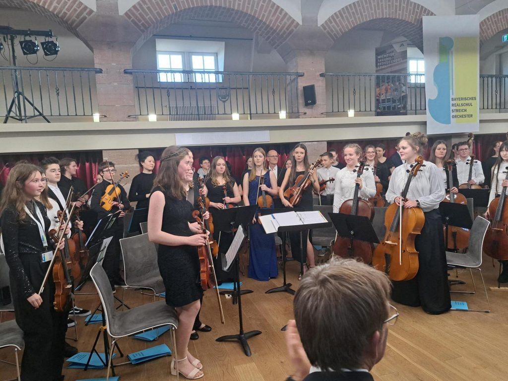 Elisabeth Horsche beim Bayerischen Realschulstreichorchester